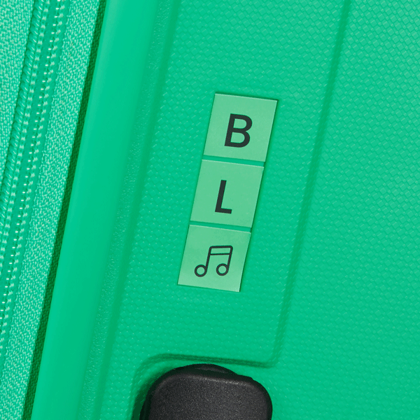 AMERICAN TOURISTER REJOY SPINNER MEDIUM