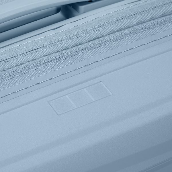 AMERICAN TOURISTER FASTFORWARD SPINNER CARRY-ON